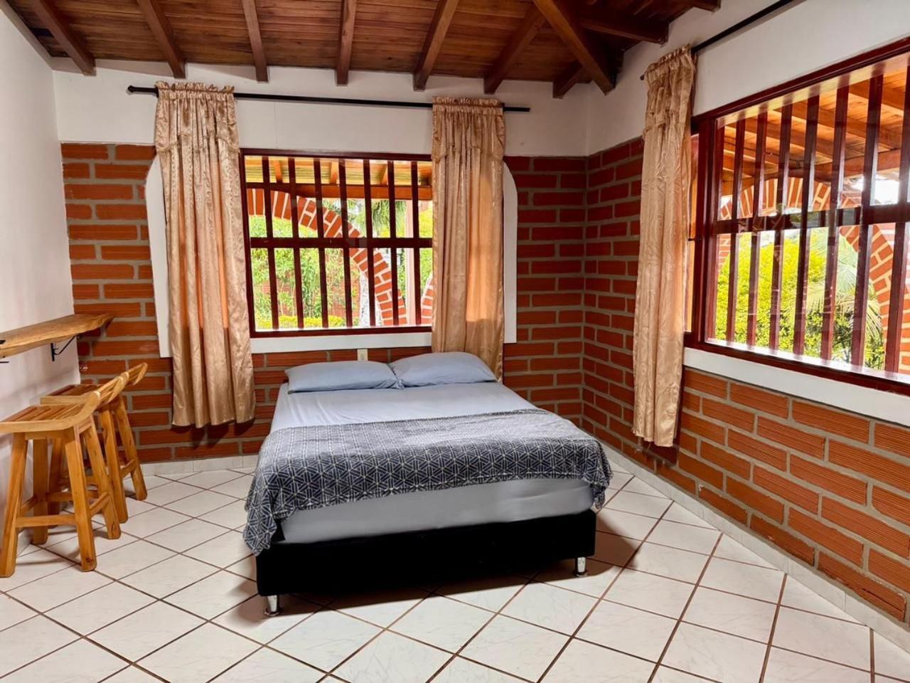 Hotel Campestre Alto Lindo En Guatapé Dış mekan fotoğraf